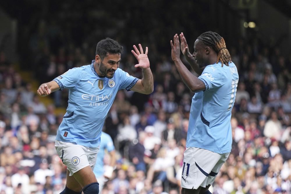 队记：鹈鹕不会贱卖琼斯和墨菲，要价不会低于一个首轮